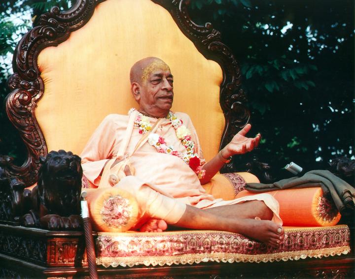 Prabhupada Preaching in a Garden